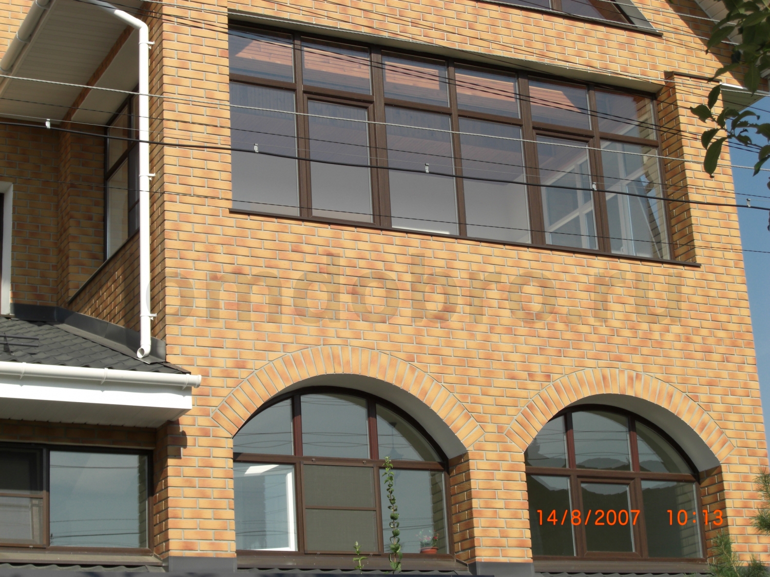 Облицовка четырехэтажного дома клинкерной фасадной плиткой  в Сальково