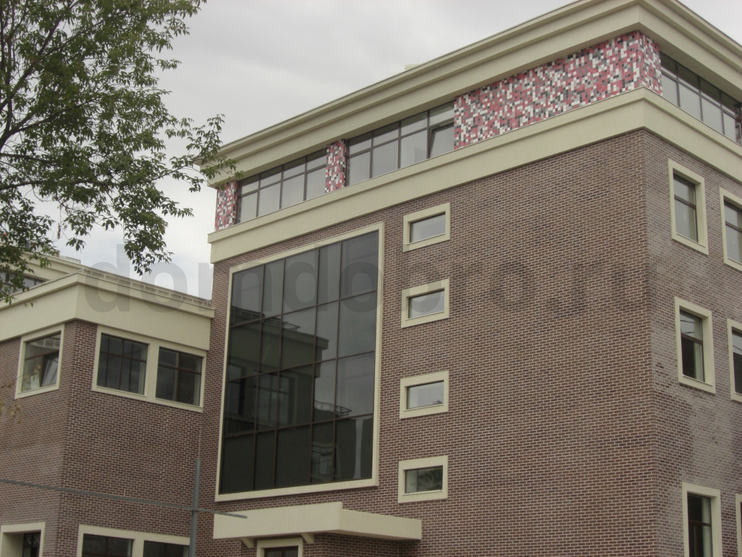 Фасад бизнес центра из клинкерной плитки 