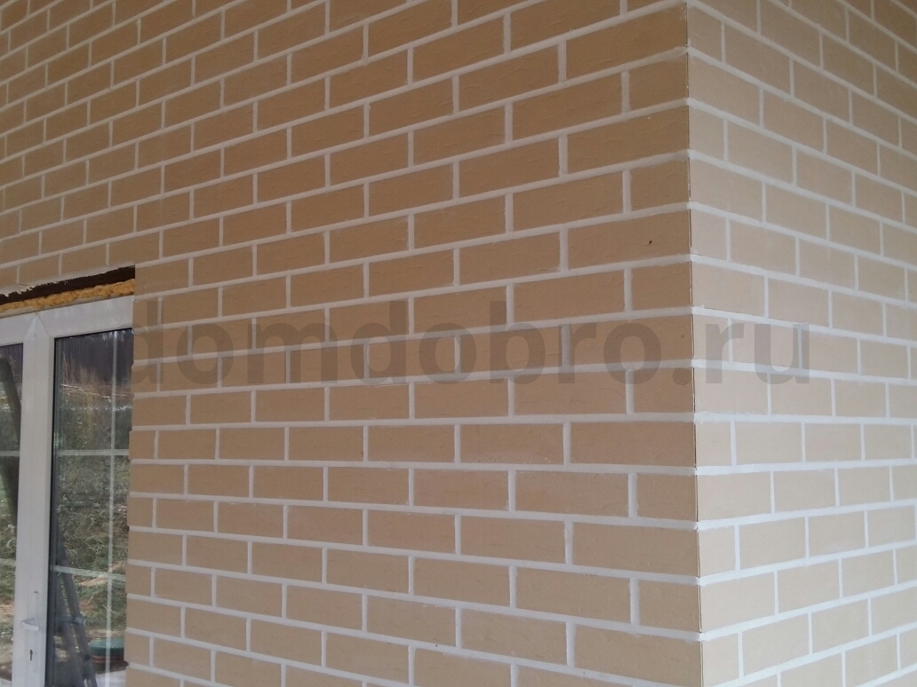 Двухэтажный дом с пристроем из клинкерной плитки