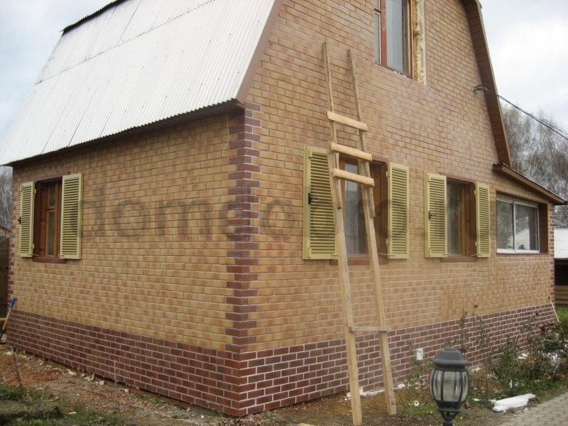 Фото дома с двумя видами клинкерной плитки