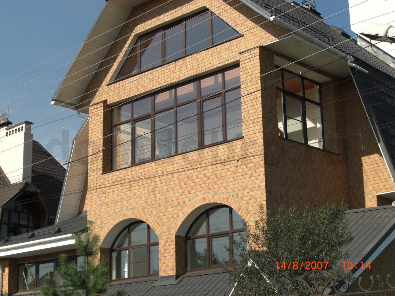 Облицовка четырехэтажного дома клинкерной фасадной плиткой  в Сальково