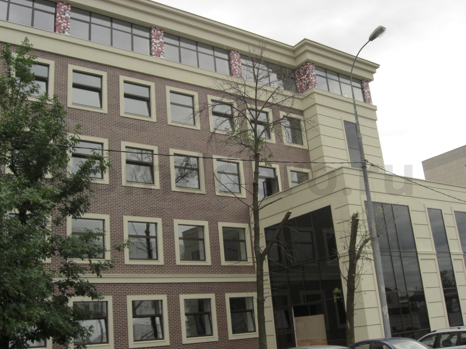 Фасад бизнес центра из клинкерной плитки 