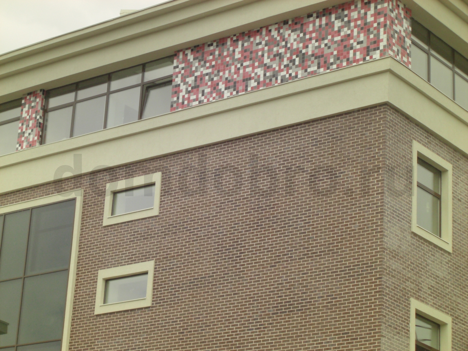 Фасад бизнес центра из клинкерной плитки 